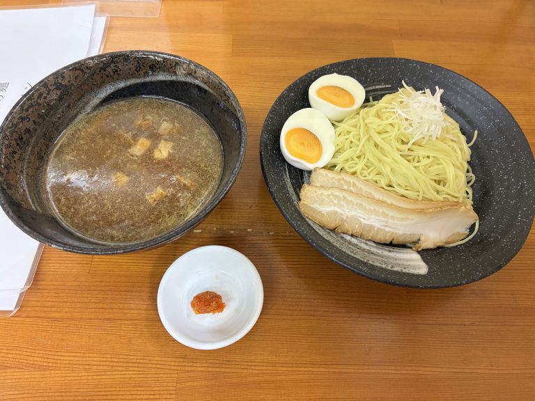 白浜の和歌山ラーメンのつけ麺をすすらせていただく
