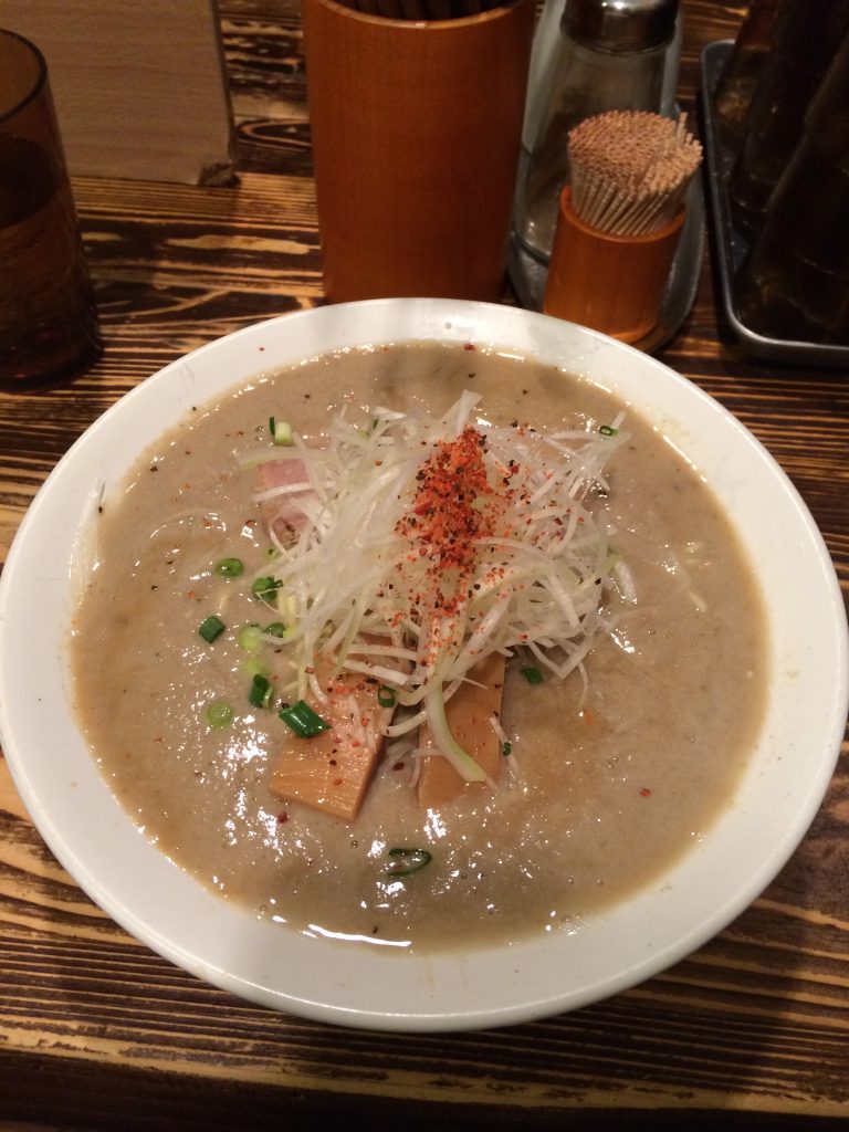 京都一乗寺でいちばん有名なラーメン極鶏でお食事しました
