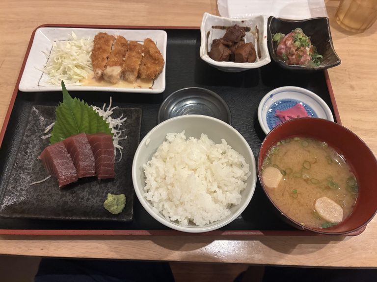 那智勝浦でマグロづくし定食でマグロ三昧！